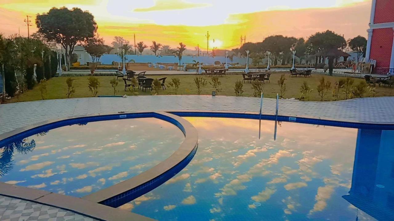 The Kamoda Resort 阿姆比卡普尔 外观 照片