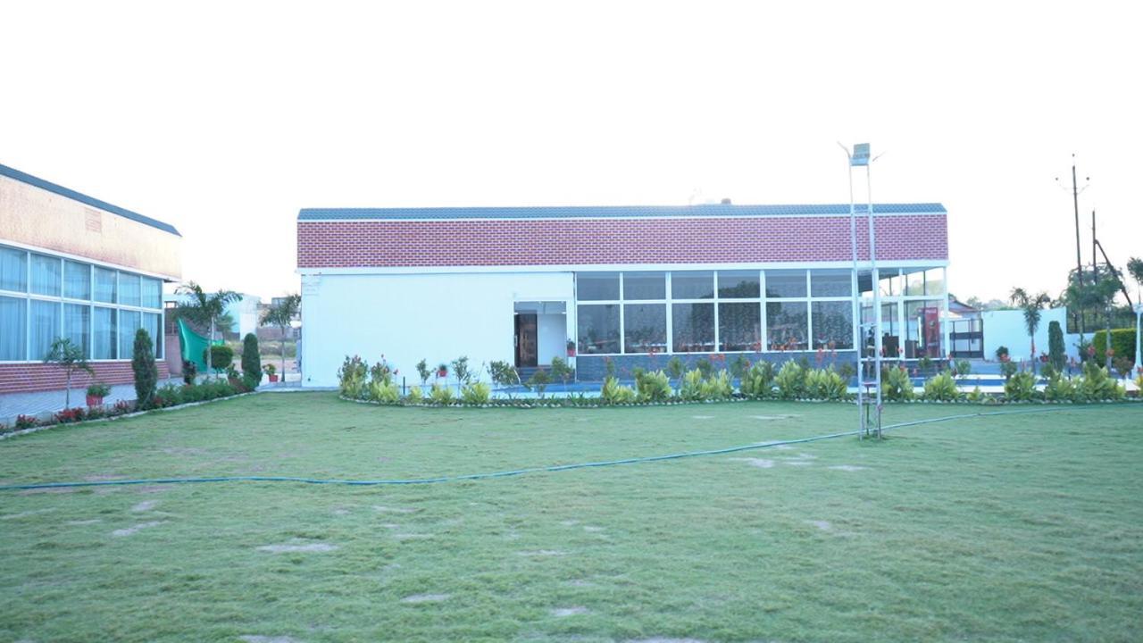 The Kamoda Resort 阿姆比卡普尔 外观 照片